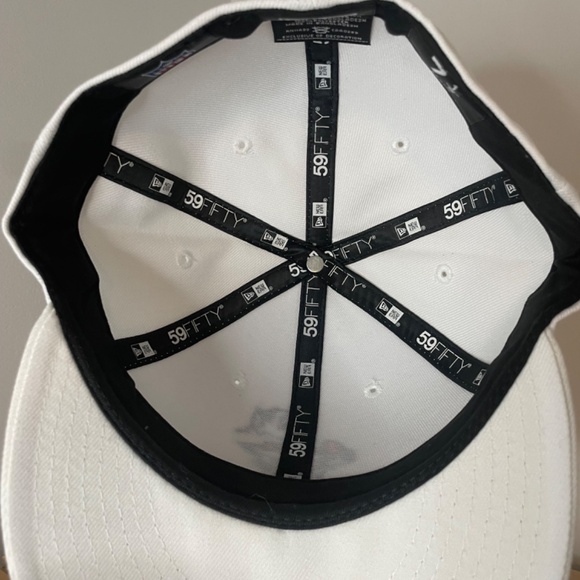 white New Era 59FIFTY Cleveland Browns Omaha low profile fitted cap, size 7 1/2 - Picture 4 of 5
